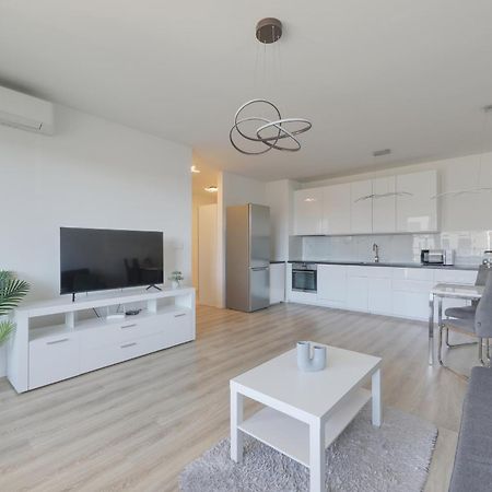 Bazova Apartment With Free Parking Bratislava Exteriör bild