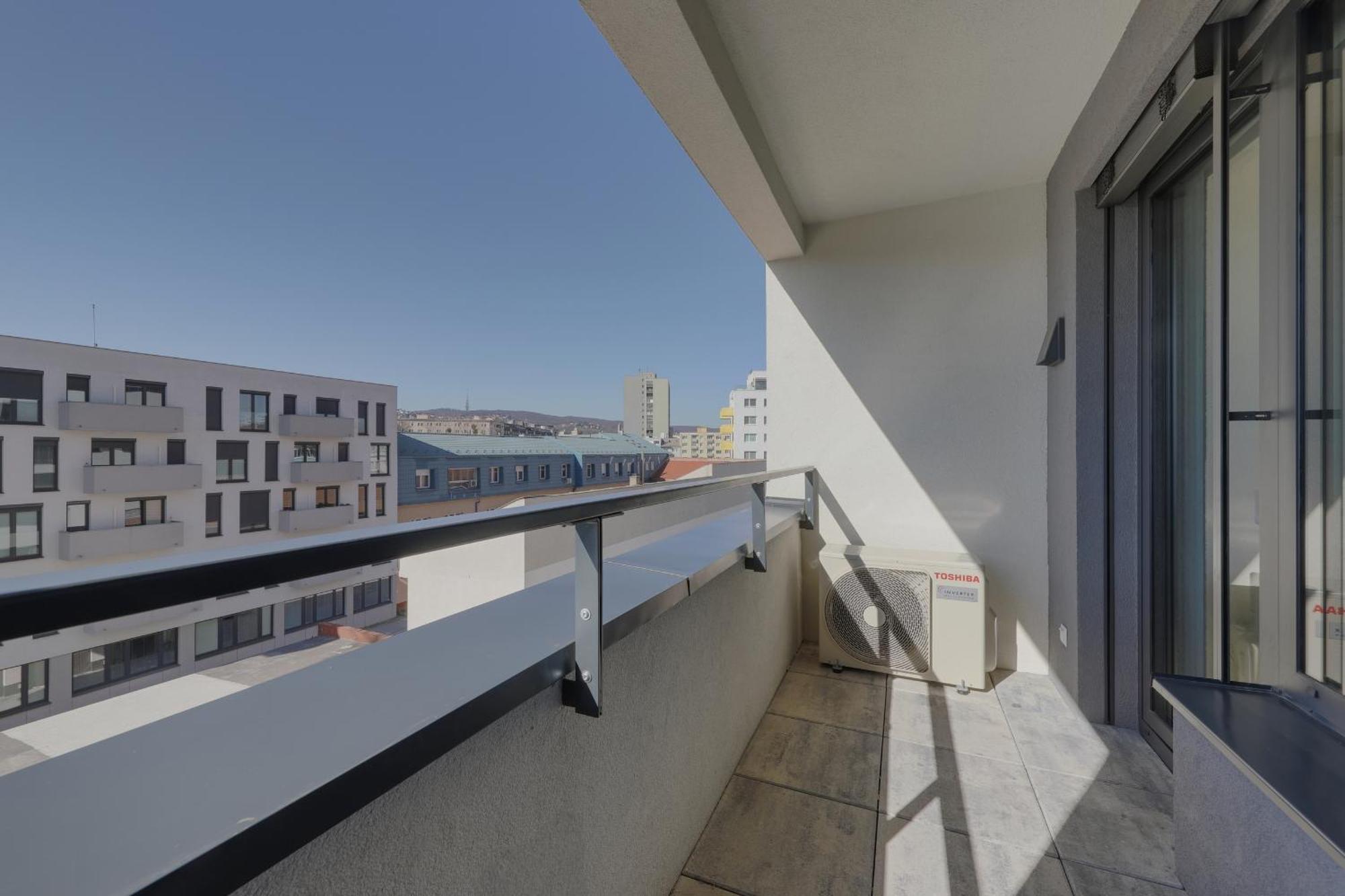 Bazova Apartment With Free Parking Bratislava Exteriör bild
