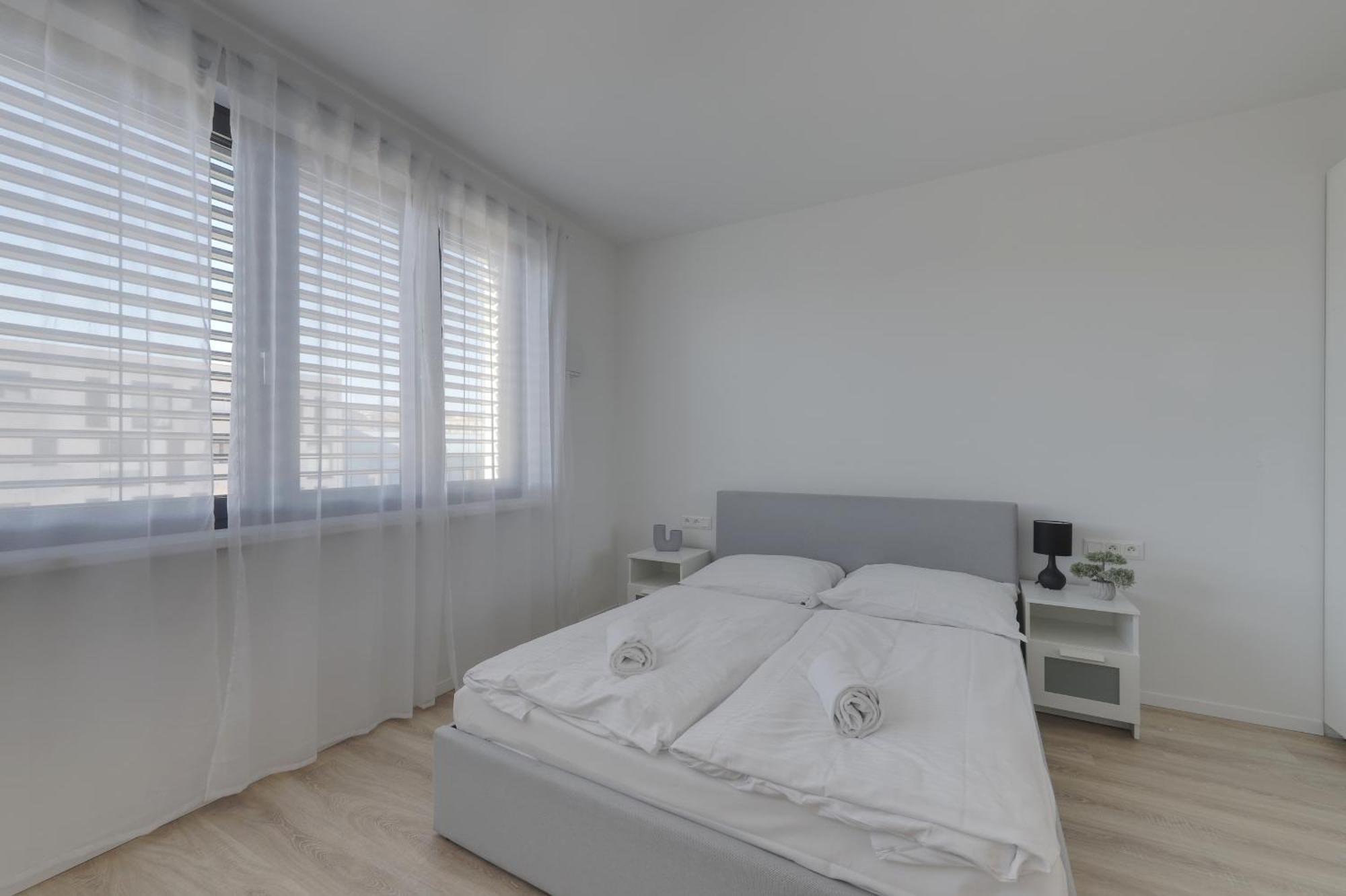 Bazova Apartment With Free Parking Bratislava Exteriör bild